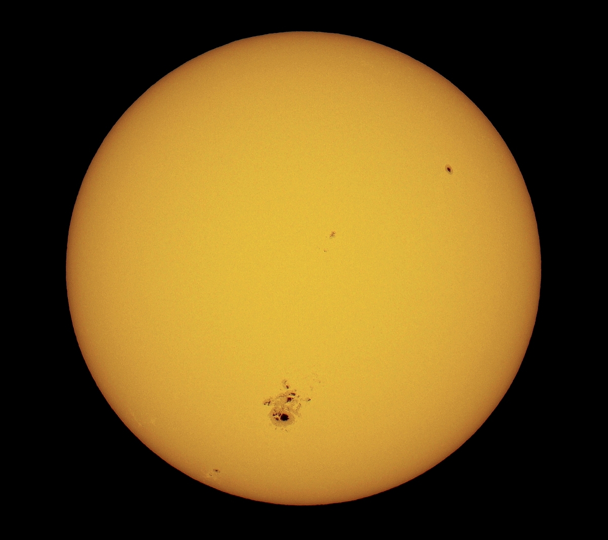 Sun21102014APO100.jpg